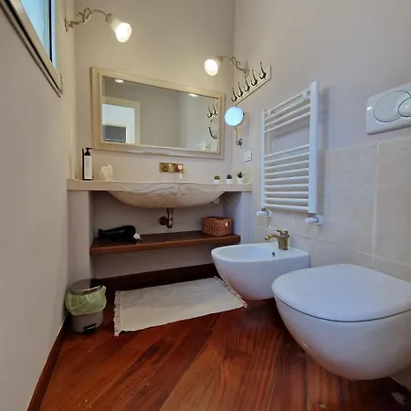 Apulia Journey - Manzoni 11 4* Bari